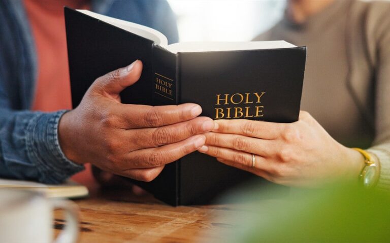34 Bible Verses for a Good Day (Start With Peace & Purpose)