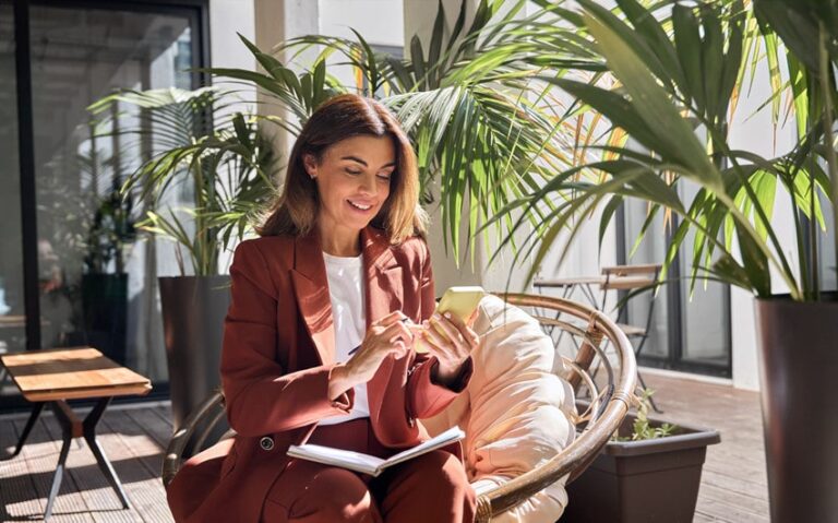 Mother’s Day Message to a Friend: What to Say and How to Say It